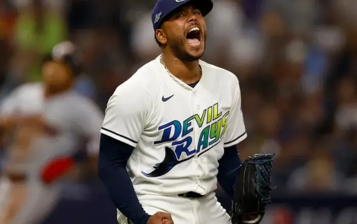 Peralta leads Tampa Bay as the ALCS returns to level terms