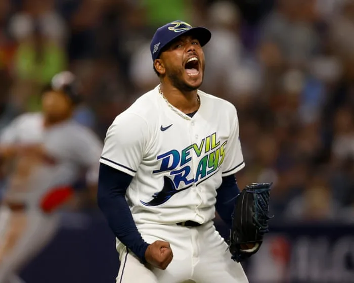 Peralta leads Tampa Bay as the ALCS returns to level terms
