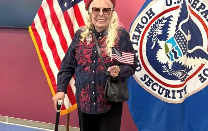 Joni Mitchell shares her American citizenship ceremony