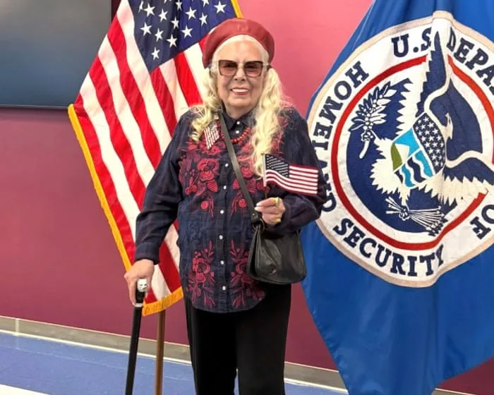 Joni Mitchell shares her American citizenship ceremony